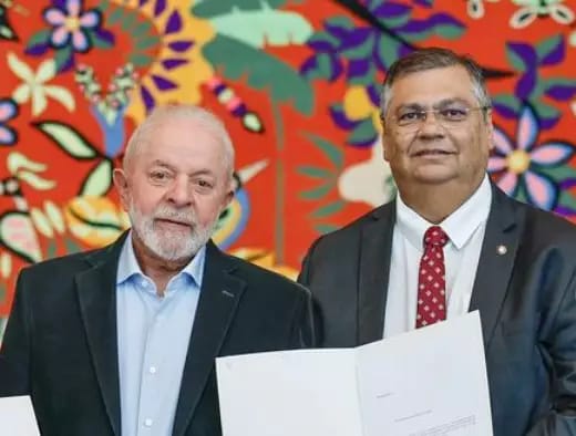 Lula indica Flávio Dino para uma vaga ao STF